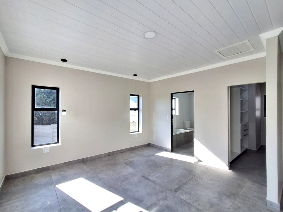 4 Bedroom Property for Sale in Stilbaai Wes Western Cape